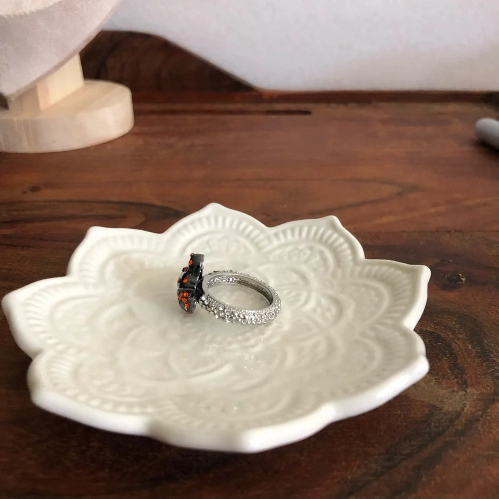 Women’s Jack Lantern Pumpkin Face Shape Ring Size 6 Rhinestone Halloween Gift